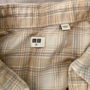 Uniqlo Unisex XL plaid button shirt lightweight flannel
